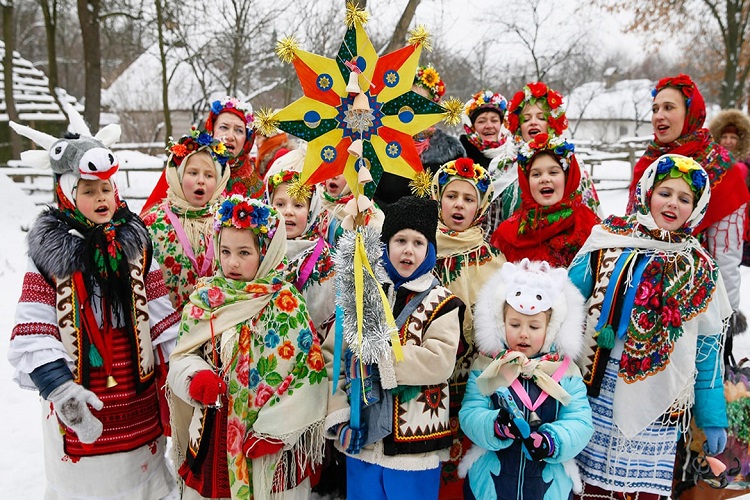 Фольклорная программа «Святочные колядки и гадания»